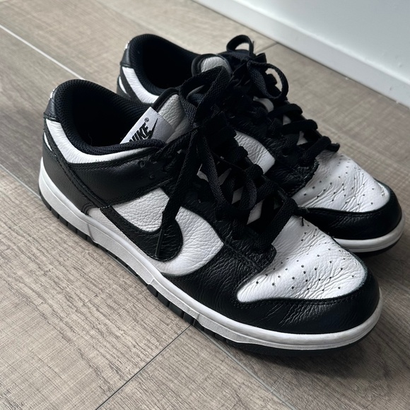Nike Dunks Panda Size 8.5 W - Picture 1 of 4
